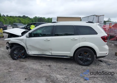 2019 Dodge Journey Crossroad z USA, uszkodzony, nr VIN 3C4PDCGB4KT779341
